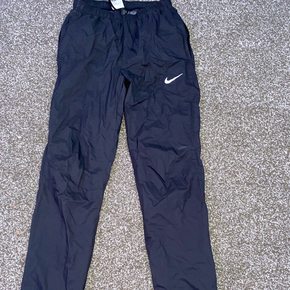 nike windbreaker sweats